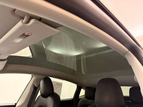 Used 2020 Tesla Model Y Long Range image 6