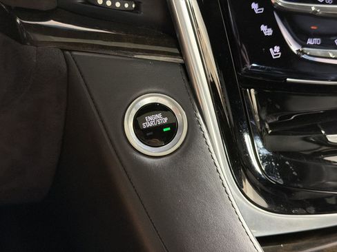 Used 2019 Cadillac Escalade Platinum AWD/4WD image 17
