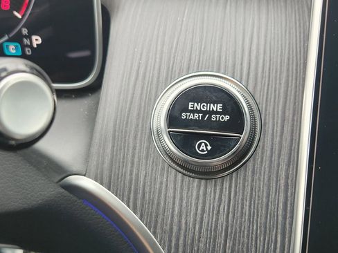 Used 2025 Mercedes-Benz GLC 300 4MATIC image 20