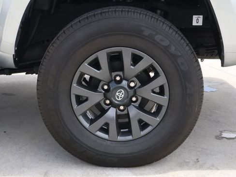Used 2023 Toyota Tacoma SR5 RWD image 11