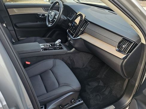 Certified 2025 Volvo XC90 B6 Plus image 11