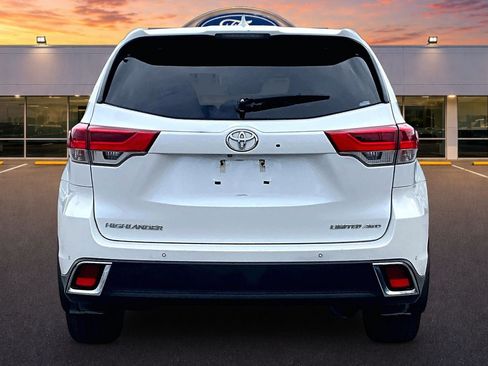 Used 2018 Toyota Highlander Limited Platinum AWD/4WD image 4