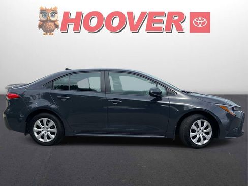 Used 2025 Toyota Corolla LE FWD image 2