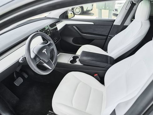 Used 2023 Tesla Model Y Long Range AWD/4WD image 20