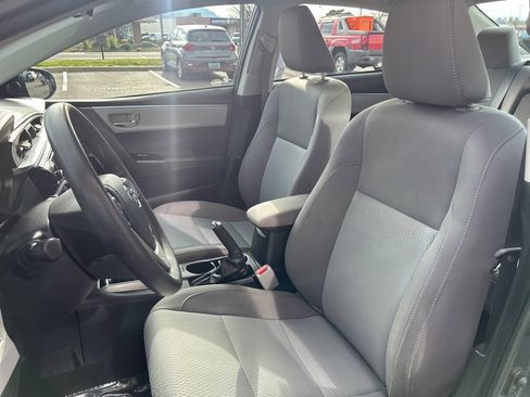 Used 2016 Toyota Corolla LE image 9