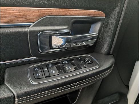 Used 2018 RAM 2500 Laramie w/ Convenience Group image 9