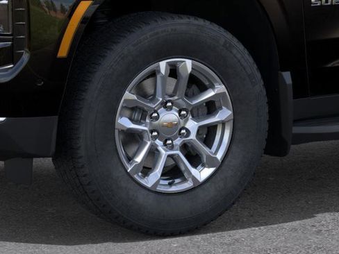 New 2026 Chevrolet Suburban LT RWD image 9