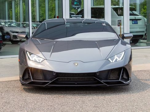 Used 2020 Lamborghini Huracan EVO AWD/4WD image 2