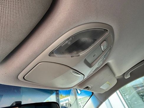 Used 2018 Hyundai Santa Fe Sport FWD image 16