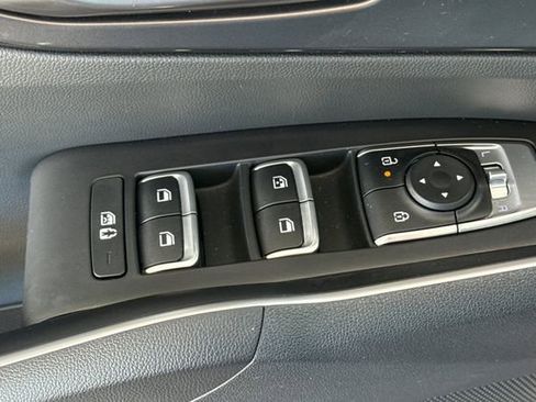 Certified 2025 Kia Sorento S image 14