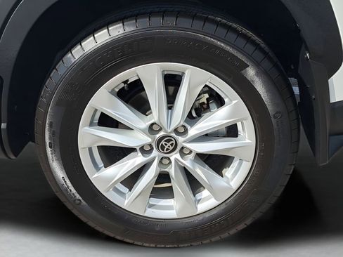 Certified 2025 Toyota Corolla Cross LE image 5