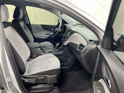 Used 2022 Chevrolet Equinox LS image 21