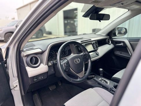 Used 2017 Toyota RAV4 XLE image 9
