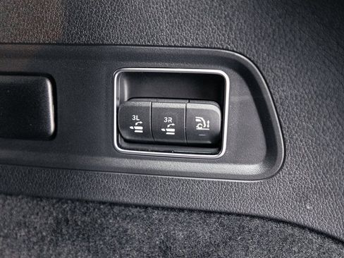 Used 2026 Mercedes-Benz GLS 450 4MATIC image 35