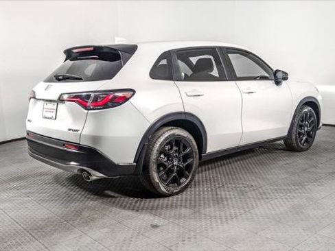 Used 2024 Honda HR-V Sport image 8