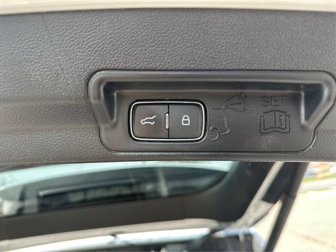 Used 2022 Ford Explorer Limited image 27