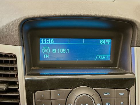 Used 2013 Chevrolet Cruze LT FWD image 21