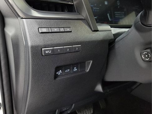 Used 2024 Lexus GX 550 w/ Cold Area Package AWD/4WD image 13