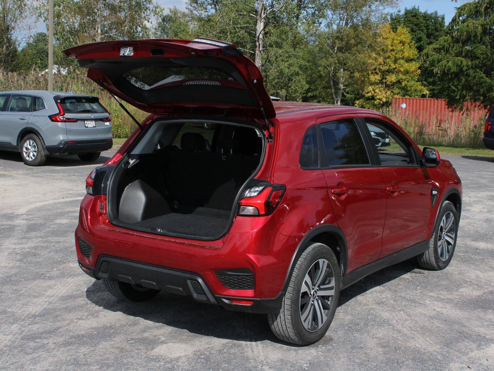 Used 2025 Mitsubishi Outlander Sport ES AWD/4WD image 7