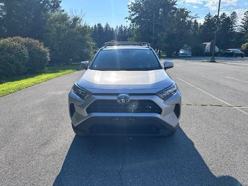 Used 2021 Toyota RAV4 LE AWD/4WD image 8