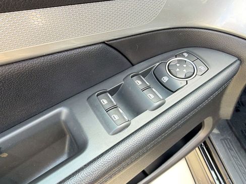 Used 2017 Ford Explorer XLT w/ Equipment Group 202A image 21