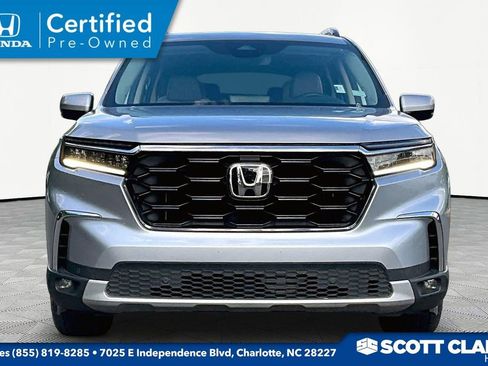 Certified 2025 Honda Pilot Touring image 2