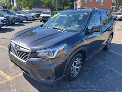 Used 2019 Subaru Forester Premium w/ All-Weather Package image 1