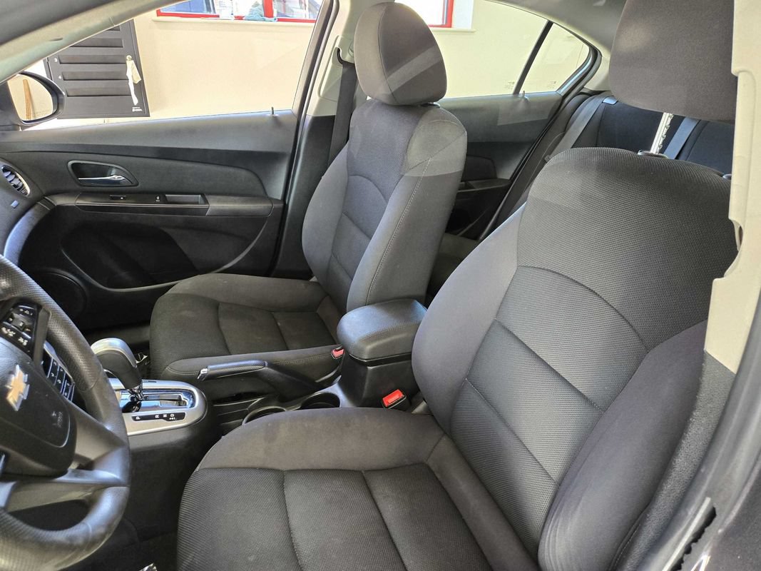 Used 2016 Chevrolet Cruze LT FWD image 18