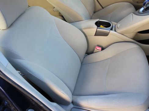 Used 2013 Toyota Prius Four image 17