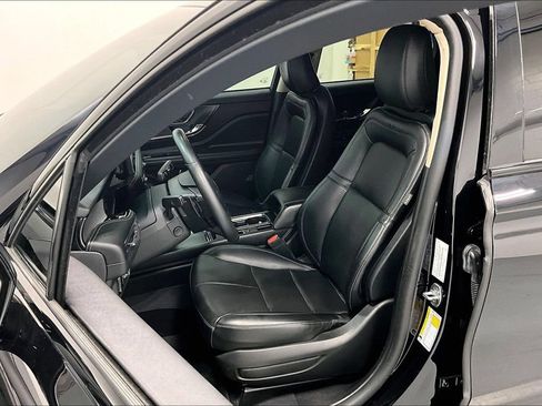 Used 2023 Lincoln Corsair AWD w/ Equipment Group 101A image 30