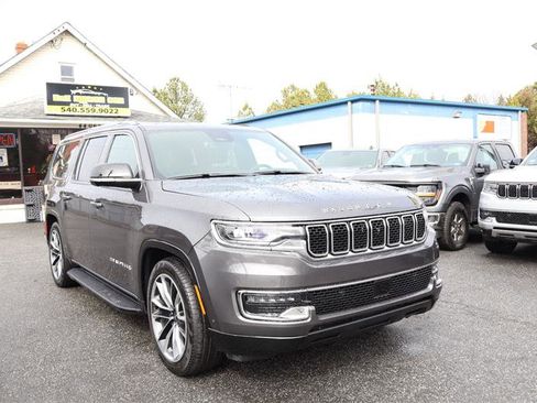 Used 2024 Jeep Wagoneer L Series II w/ Convenience Group I image 3