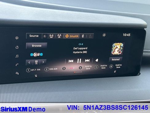 Used 2025 Nissan Murano SV AWD/4WD image 25