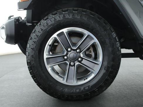 Used 2021 Jeep Wrangler Unlimited Sahara AWD/4WD image 21