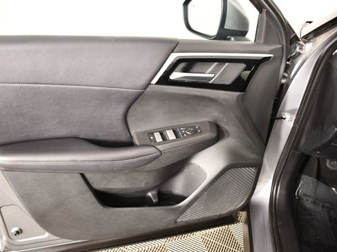 Used 2024 Mitsubishi Outlander AWD image 35