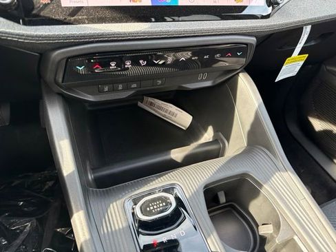 New 2026 Jeep Cherokee Laredo AWD/4WD image 17