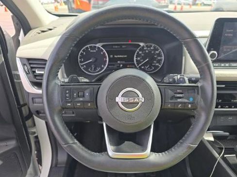 Used 2023 Nissan Rogue SV w/ SV Premium B Package FWD image 15