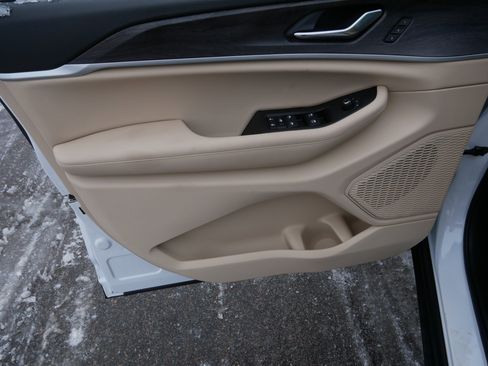 New 2025 Jeep Grand Cherokee Limited w/ Luxury Tech Group II image 7