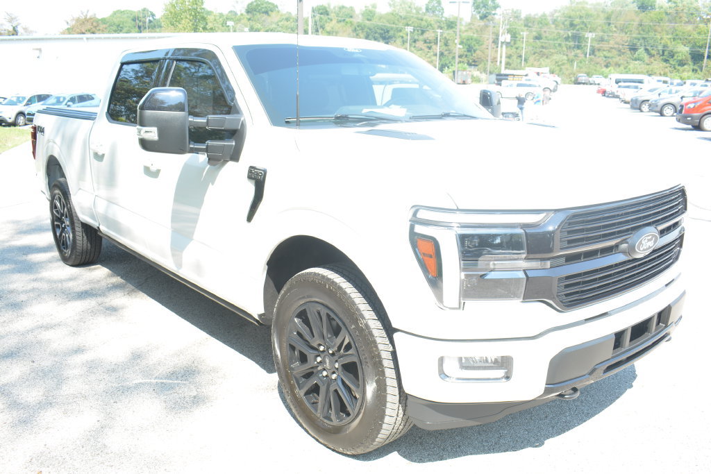 Certified 2025 Ford F150 Platinum w/ FX4 Off-Road Package AWD/4WD image 4