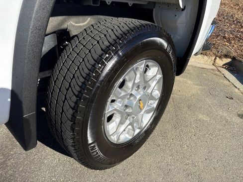 Used 2024 Chevrolet Silverado 2500 LT w/ Safety Package image 16