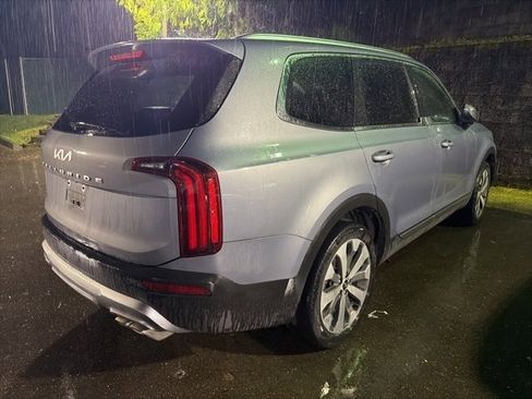 Used 2022 Kia Telluride EX w/ EX Premium Package image 2