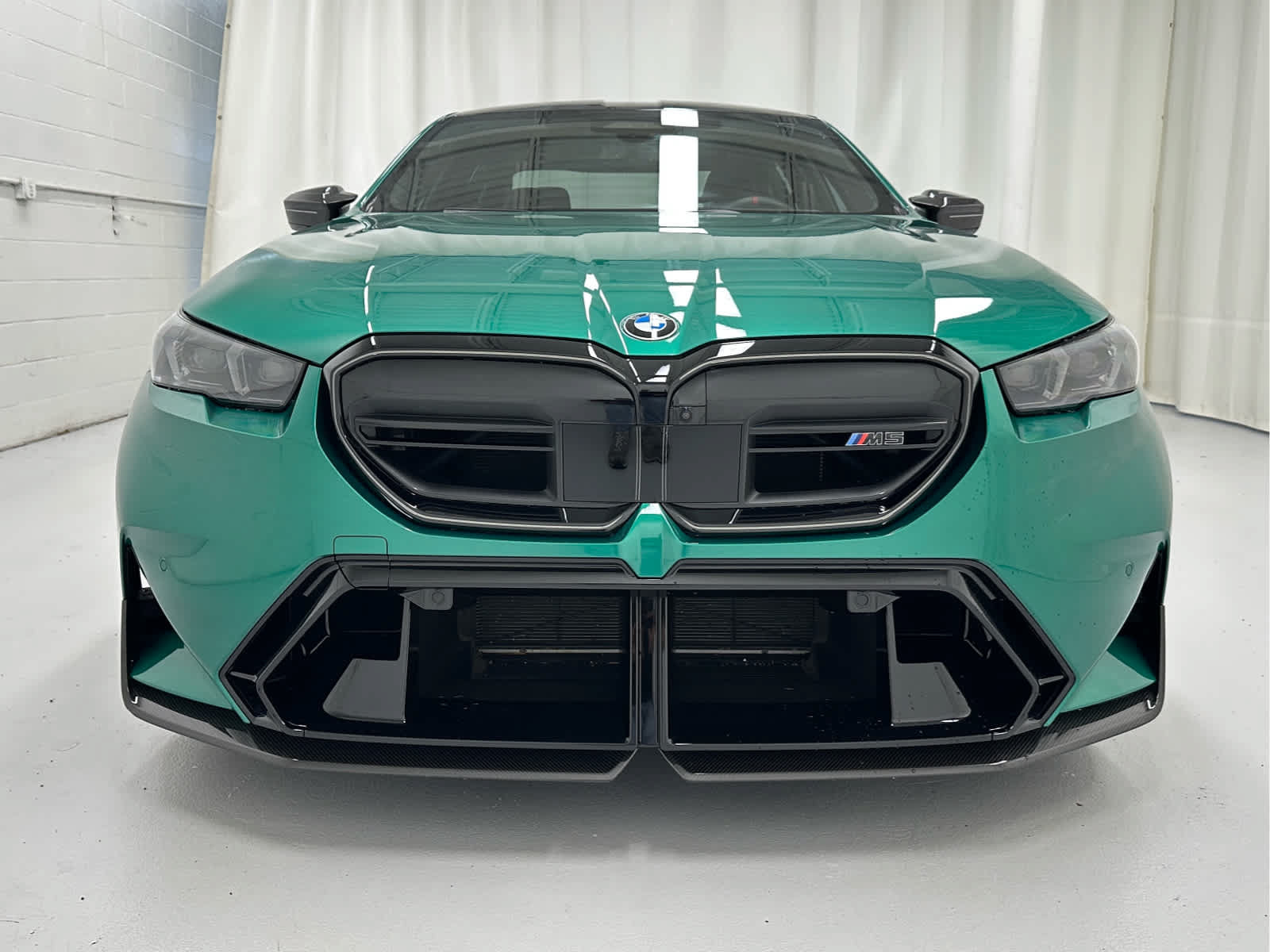 Used 2025 BMW M5 w/ Carbon Package AWD/4WD image 5
