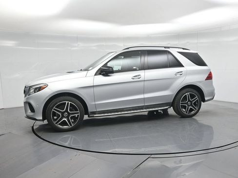 Used 2019 Mercedes-Benz GLE 400 4MATIC image 31