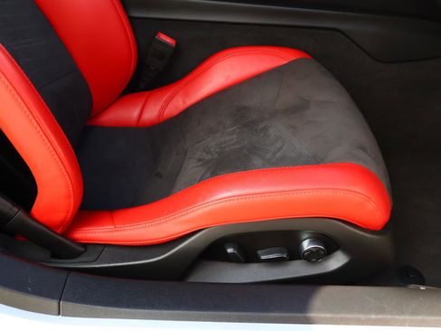 Used 2020 Chevrolet Corvette Stingray Preferred Cpe w/ 2LT Preferred Equipment Group image 18