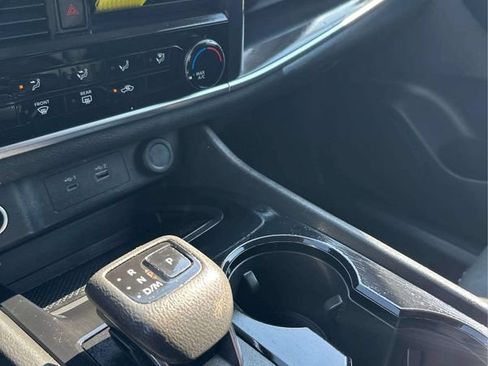 Used 2023 Nissan Rogue S FWD image 21