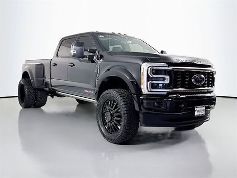 Used 2026 Ford F450 Platinum w/ FX4 Off-Road Package image 5