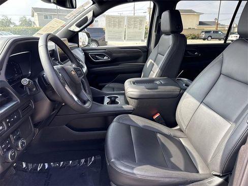 Used 2024 Chevrolet Suburban LT image 17