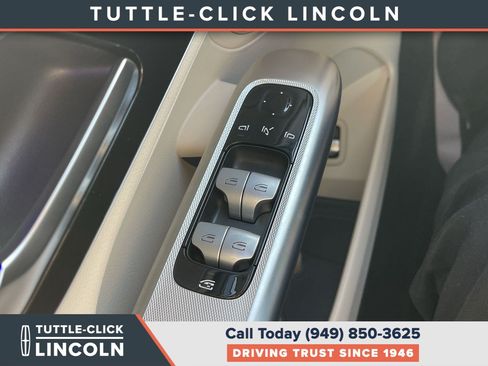 Used 2024 Mercedes-Benz GLC 300 4MATIC image 22