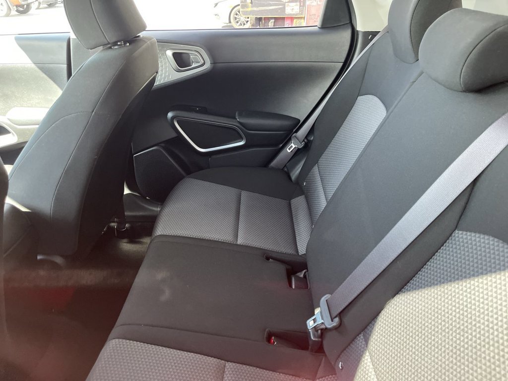 Used 2021 Kia Soul LX FWD image 4