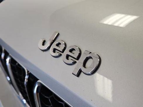 Used 2022 Jeep Grand Cherokee L Overland w/ Luxury Tech Group IV AWD/4WD image 49