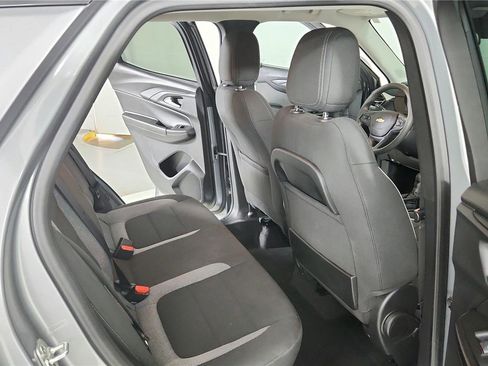Used 2025 Chevrolet TrailBlazer LT FWD image 17